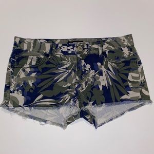 Express Jeans Shorts Size: 4